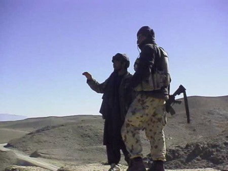 Бойцы SAS с местным гидом в Афганистане